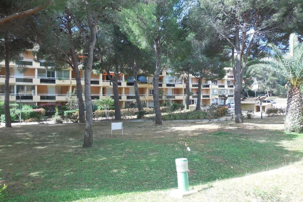 Agreable T3, Bormes Les Mimosas Apartment Luaran gambar